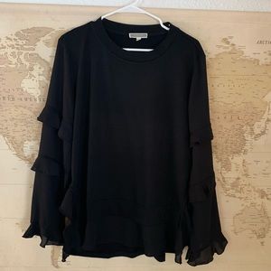 Black crew with Ruffle